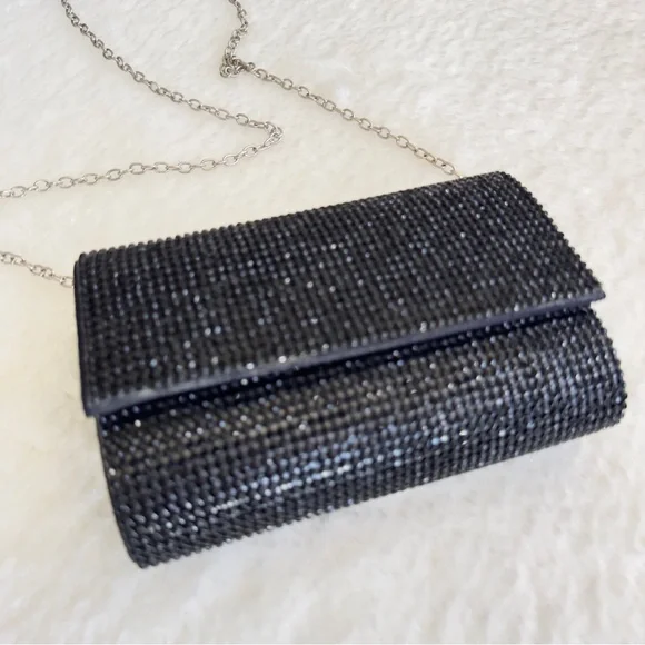 Elegant Black Beaded Clutch - Picture 3 of 7